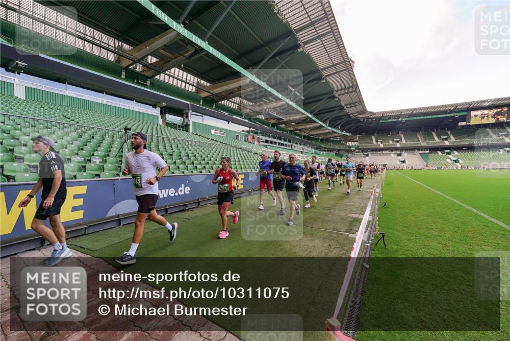 13.09.2026 - 21. swb-Marathon Bremen Michael Burmester http://msf.ph/oto/10311075 13.09.2026 13:08:58 Laufen im Stadion 383, 391, 532, 549, 551, 563, 625, 800, 808, 809, 813, 884, 898, 911, 1025, 1072, 1124, 1150, 1173, 1210, 1285, 1289, 1322, 1364, 1395, 1398, 1532, 1559, 1688, 1831, 1880, 1899, 2003, 2041, 2208, 2215, 2229, 2232, 2243, 2366, 2380, 2405, 2413, 2429, 2441, 2467, 2471, 2492, 2525, 2565, 2594, 2611, 2635, 2692, 2727, 2782, 2802, 2823, 2831, 2841, 2866, 2897, 2930, 2931, 2941, 2949, 3032, 3316, 3327, 3333, 3398, 3437, 3707, 3769, 3857, 109 meine-sportfotos.de
