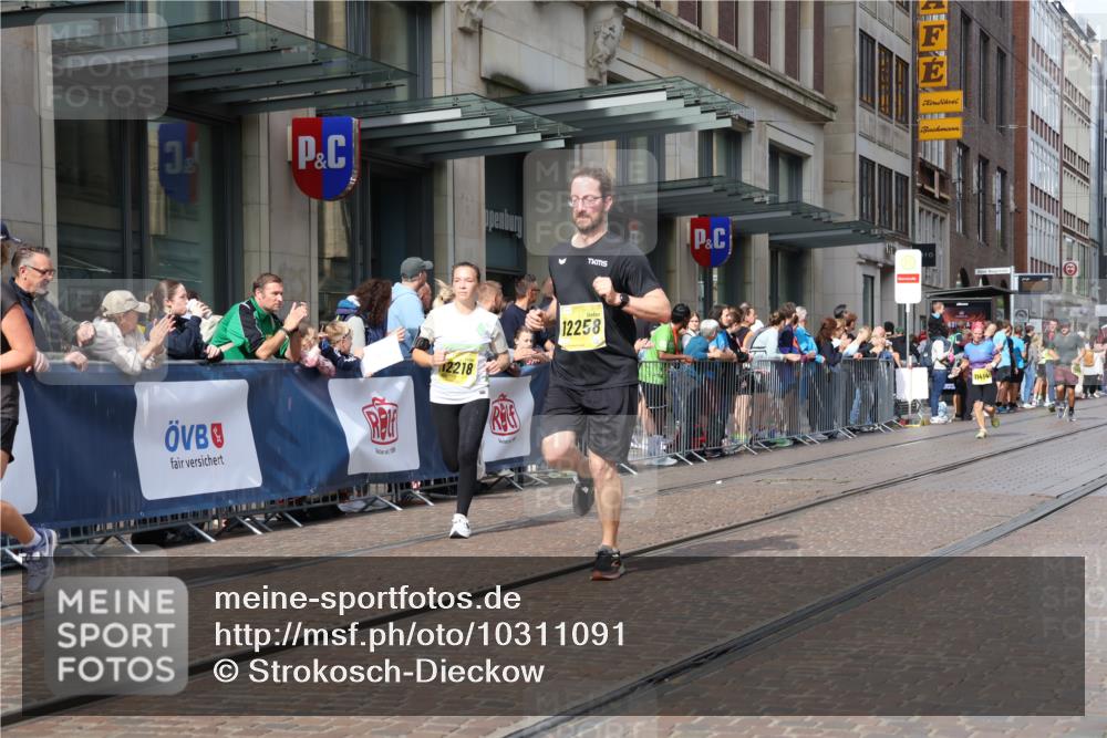 13.09.2026 - 21. swb-Marathon Bremen Strokosch-Dieckow http://msf.ph/oto/10311091 13.09.2026 10:55:16 Ziel 10203, 10243, 10256, 10297, 10379, 10423, 10529, 10550, 10725, 10788, 10809, 10881, 10952, 11377, 11414, 11510, 11557, 11748, 11862, 11941, 11975, 11977, 12030, 12125, 12150, 12188, 12218, 12258, 12348, 10555, 10646, 11001, 11014, 11466, 11620, 11631, 11860, 11889, 11908, 11910, 11976, 12201, 12313, 12549 meine-sportfotos.de