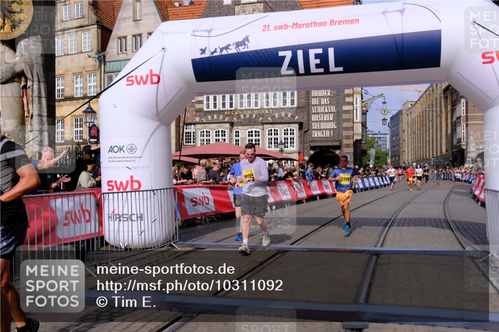 13.09.2026 - 21. swb-Marathon Bremen Tim E. http://msf.ph/oto/10311092 13.09.2026 10:53:22 Ziel 10284, 10304, 10585, 10714, 10863, 11012, 11238, 11282, 11386, 11575, 11766, 12170, 12369, 12398 meine-sportfotos.de