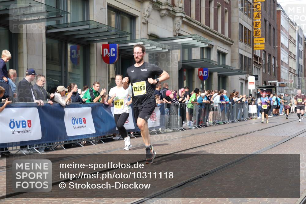 13.09.2026 - 21. swb-Marathon Bremen Strokosch-Dieckow http://msf.ph/oto/10311118 13.09.2026 10:55:17 Ziel 10203, 10243, 10256, 10297, 10379, 10423, 10529, 10550, 10725, 10788, 10809, 10881, 10952, 11377, 11414, 11510, 11557, 11748, 11862, 11941, 11975, 11977, 12030, 12108, 12125, 12150, 12188, 12218, 12258, 12348, 10555, 10646, 11001, 11014, 11466, 11620, 11631, 11860, 11908, 11910, 11976, 12201, 12218, 12549 meine-sportfotos.de