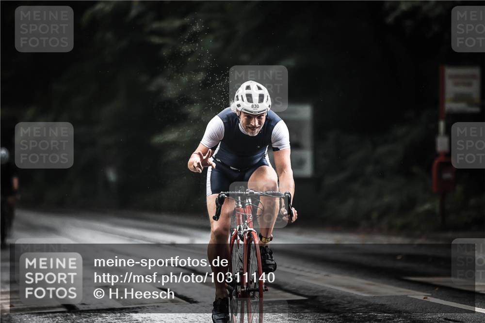 13.09.2026 - Stadtparktriathlon H.Heesch http://msf.ph/oto/10311140 13.09.2026 11:44:29 Radfahren 721, 760, 830, 902, 911 meine-sportfotos.de