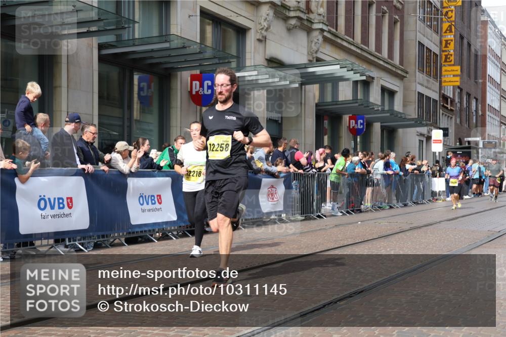 13.09.2026 - 21. swb-Marathon Bremen Strokosch-Dieckow http://msf.ph/oto/10311145 13.09.2026 10:55:17 Ziel 10203, 10243, 10256, 10297, 10379, 10423, 10529, 10550, 10725, 10788, 10809, 10881, 10952, 11377, 11414, 11510, 11557, 11748, 11862, 11941, 11975, 11977, 12030, 12108, 12125, 12150, 12188, 12218, 12258, 12348, 10555, 10646, 11001, 11014, 11466, 11620, 11631, 11860, 11908, 11910, 11976, 12201, 12218, 12549 meine-sportfotos.de