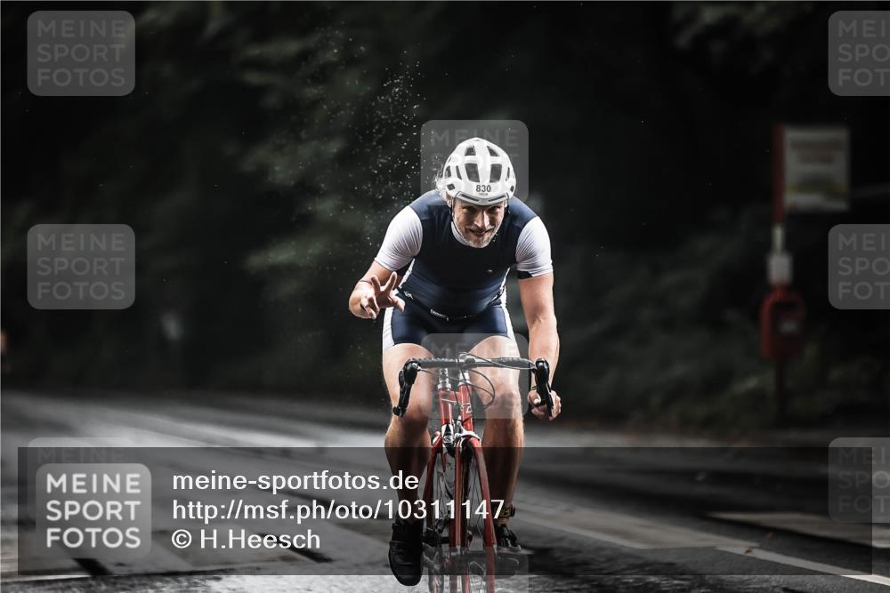 13.09.2026 - Stadtparktriathlon H.Heesch http://msf.ph/oto/10311147 13.09.2026 11:44:29 Radfahren 721, 760, 830, 902, 911 meine-sportfotos.de