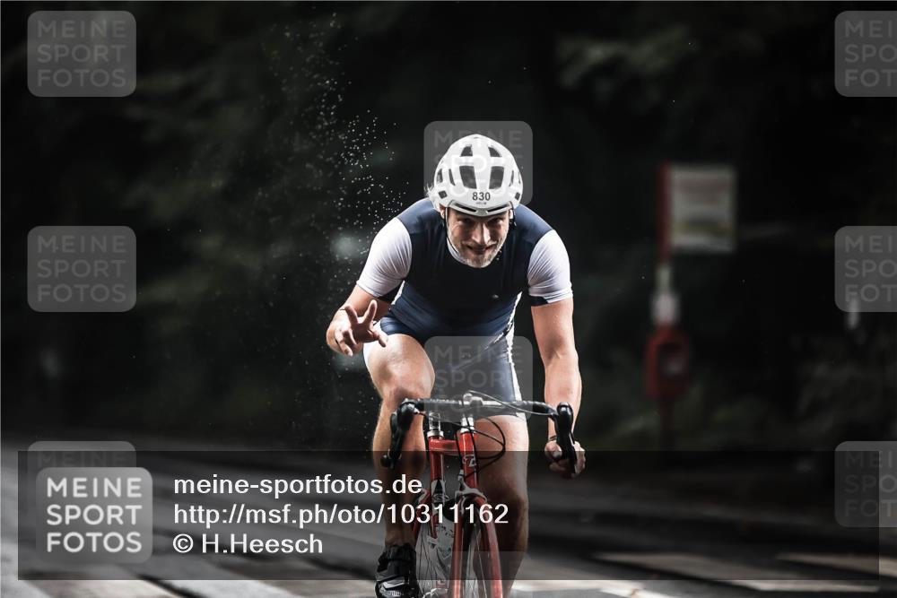 13.09.2026 - Stadtparktriathlon H.Heesch http://msf.ph/oto/10311162 13.09.2026 11:44:29 Radfahren 721, 760, 830, 902, 911 meine-sportfotos.de