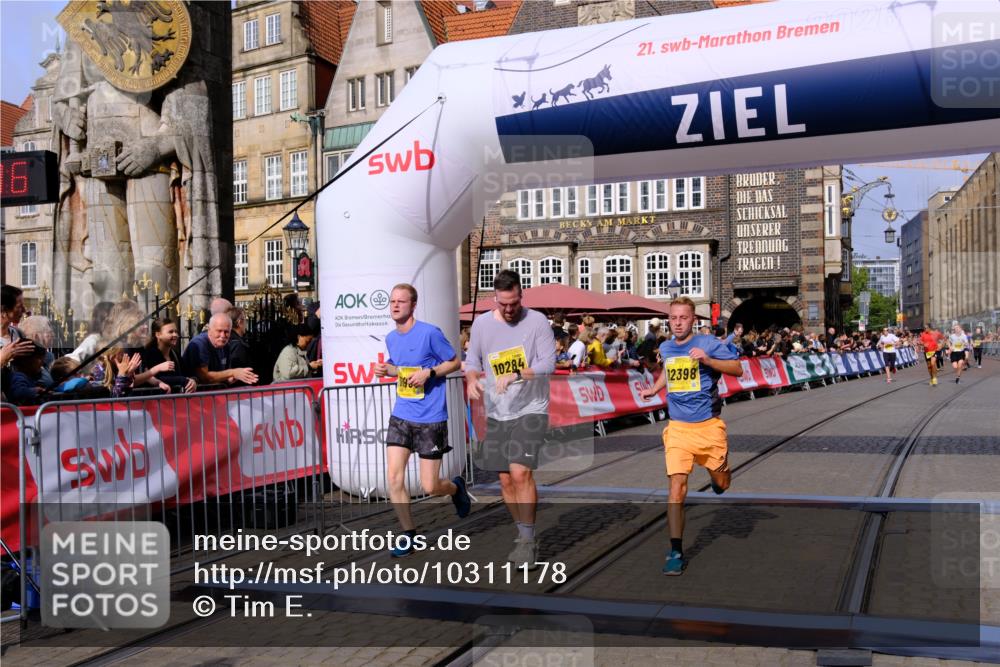 13.09.2026 - 21. swb-Marathon Bremen Tim E. http://msf.ph/oto/10311178 13.09.2026 10:53:23 Ziel 10284, 10585, 10714, 10863, 11012, 11238, 11282, 11386, 11575, 11766, 12170, 12369, 12398 meine-sportfotos.de