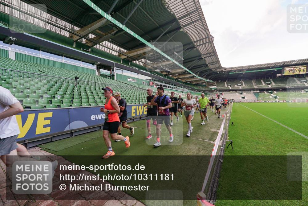 13.09.2026 - 21. swb-Marathon Bremen Michael Burmester http://msf.ph/oto/10311181 13.09.2026 13:09:09 Laufen im Stadion 164, 383, 391, 448, 532, 549, 551, 563, 625, 800, 808, 813, 869, 884, 898, 911, 1025, 1072, 1124, 1150, 1180, 1285, 1289, 1395, 1398, 1559, 1688, 1831, 1880, 1899, 2003, 2041, 2208, 2215, 2229, 2232, 2243, 2366, 2380, 2413, 2429, 2441, 2467, 2471, 2525, 2573, 2594, 2611, 2635, 2692, 2717, 2727, 2782, 2802, 2823, 2831, 2841, 2866, 2897, 2930, 2931, 2941, 3032, 3086, 3291, 3316, 3327, 3333, 3398, 3437, 3707, 3769, 3857, 109 meine-sportfotos.de