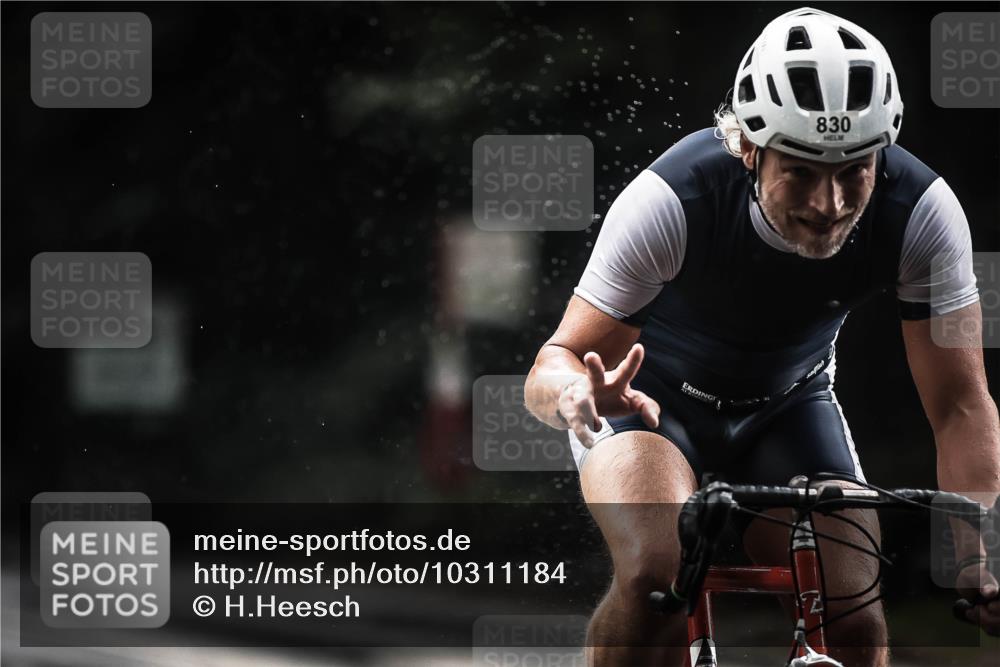 13.09.2026 - Stadtparktriathlon H.Heesch http://msf.ph/oto/10311184 13.09.2026 11:44:30 Radfahren 721, 760, 830, 902, 911 meine-sportfotos.de