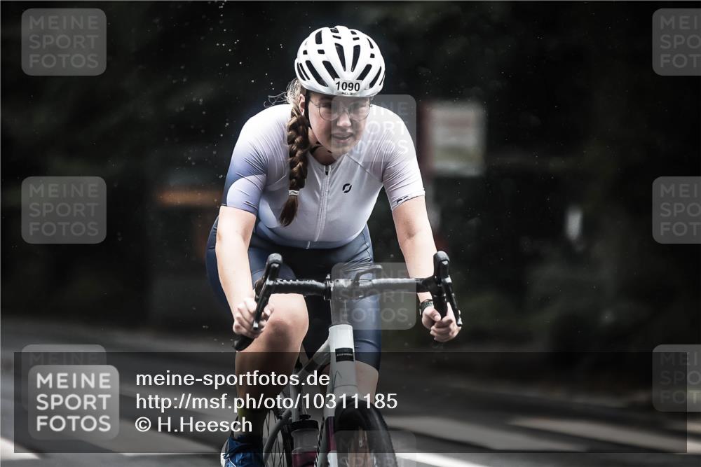13.09.2026 - Stadtparktriathlon H.Heesch http://msf.ph/oto/10311185 13.09.2026 12:51:49 Radfahren 1090, 1132, 1173, 1181, 1256, 1290, 1293 meine-sportfotos.de