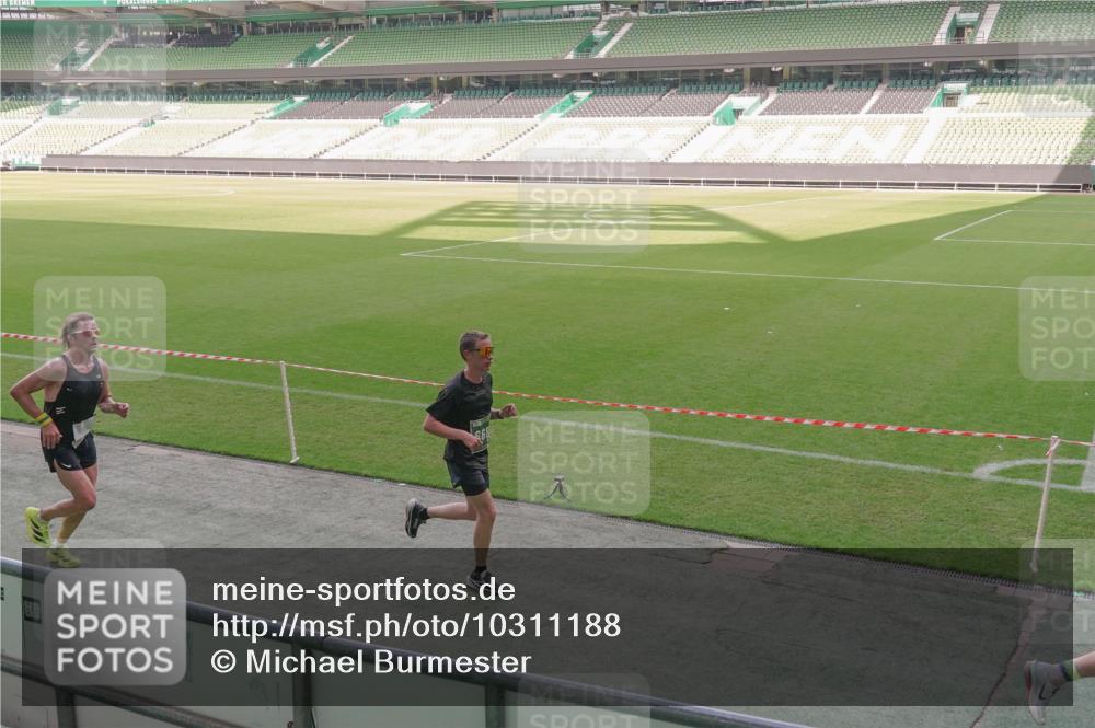 13.09.2026 - 21. swb-Marathon Bremen Michael Burmester http://msf.ph/oto/10311188 13.09.2026 12:46:21 Laufen im Stadion 195, 280, 474, 508, 538, 567, 604, 697, 788, 868, 1017, 1034, 1181, 1241, 1277, 1554, 1863, 1937, 2020, 2021, 2084, 2087, 2297, 2538, 2809, 2889, 3092, 3196, 3271, 3424, 3520, 3609, 4110, 4157, 4236, 4777, 4808, 5024, 5092, 5238, 5283, 5674, 5719, 5725, 6053, 6686, 6815, 6918, 7102, 7336, 7478, 7814, 7871, 8054, 8096, 8319, 8325, 8331, 8334, 8670, 8701, 8756, 8936, 8983, 9070, 9129, 9273, 9306, 9495, 9544, 9583, 9642, 9813, 439, 1667 meine-sportfotos.de