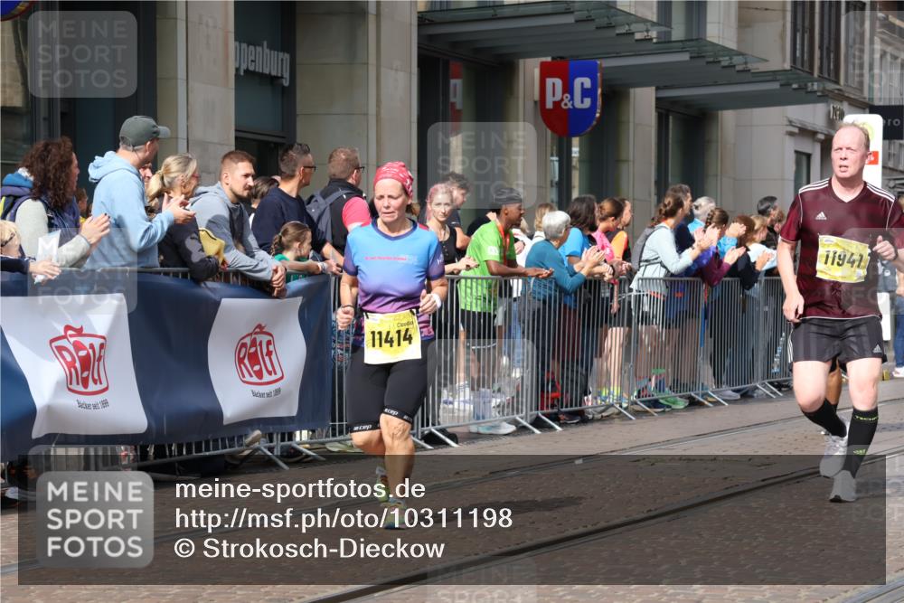 13.09.2026 - 21. swb-Marathon Bremen Strokosch-Dieckow http://msf.ph/oto/10311198 13.09.2026 10:55:21 Ziel 10203, 10243, 10256, 10297, 10374, 10379, 10423, 10529, 10550, 10788, 10809, 10881, 10952, 11377, 11414, 11510, 11557, 11748, 11862, 11941, 11975, 11977, 12030, 12108, 12125, 12150, 12188, 12348, 10555, 10725, 11001, 11014, 11466, 11631, 11908, 11910, 12201, 12218, 12258, 12549 meine-sportfotos.de