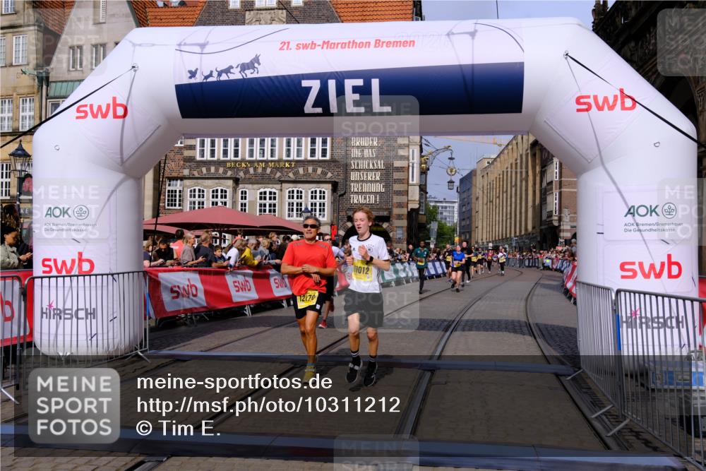 13.09.2026 - 21. swb-Marathon Bremen Tim E. http://msf.ph/oto/10311212 13.09.2026 10:53:28 Ziel 10284, 10448, 10585, 10714, 11012, 11238, 11282, 11575, 12040, 12170, 12275, 12369, 12398, 12461 meine-sportfotos.de