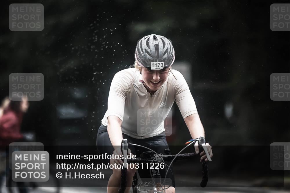 13.09.2026 - Stadtparktriathlon H.Heesch http://msf.ph/oto/10311226 13.09.2026 12:51:53 Radfahren 1090, 1173, 1181, 1188 meine-sportfotos.de