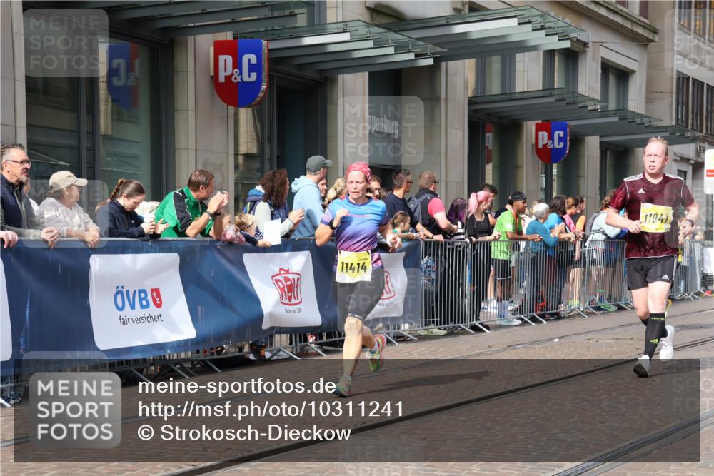 13.09.2026 - 21. swb-Marathon Bremen Strokosch-Dieckow http://msf.ph/oto/10311241 13.09.2026 10:55:21 Ziel 10203, 10243, 10256, 10297, 10374, 10379, 10423, 10529, 10550, 10788, 10809, 10881, 10952, 11377, 11414, 11510, 11557, 11748, 11862, 11941, 11975, 11977, 12030, 12108, 12125, 12150, 12188, 12348, 10555, 10725, 11001, 11014, 11466, 11631, 11908, 11910, 12201, 12218, 12258, 12549 meine-sportfotos.de
