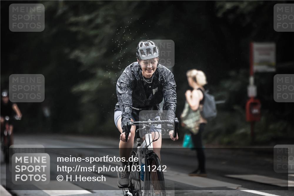 13.09.2026 - Stadtparktriathlon H.Heesch http://msf.ph/oto/10311242 13.09.2026 12:51:59 Radfahren 1079, 1188, 1287 meine-sportfotos.de