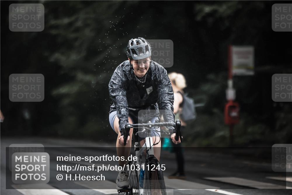 13.09.2026 - Stadtparktriathlon H.Heesch http://msf.ph/oto/10311245 13.09.2026 12:51:59 Radfahren 1079, 1188, 1287 meine-sportfotos.de