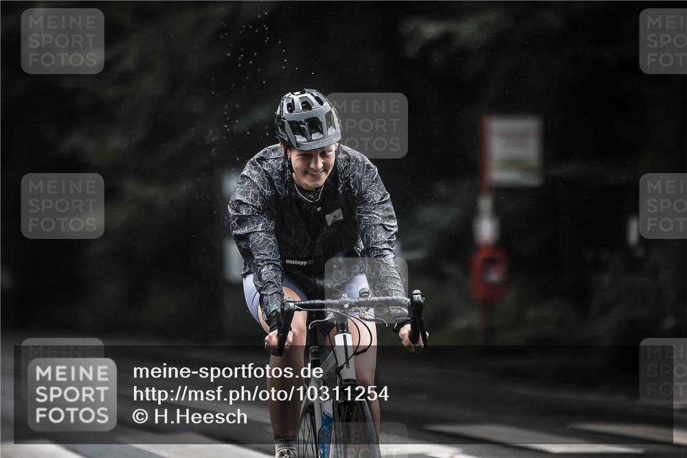 13.09.2026 - Stadtparktriathlon H.Heesch http://msf.ph/oto/10311254 13.09.2026 12:52:00 Radfahren 1079, 1188, 1287 meine-sportfotos.de