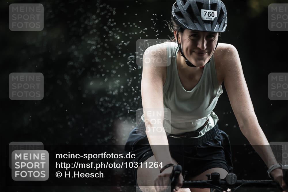 13.09.2026 - Stadtparktriathlon H.Heesch http://msf.ph/oto/10311264 13.09.2026 11:44:34 Radfahren 709, 760, 798, 806, 830, 853, 911 meine-sportfotos.de