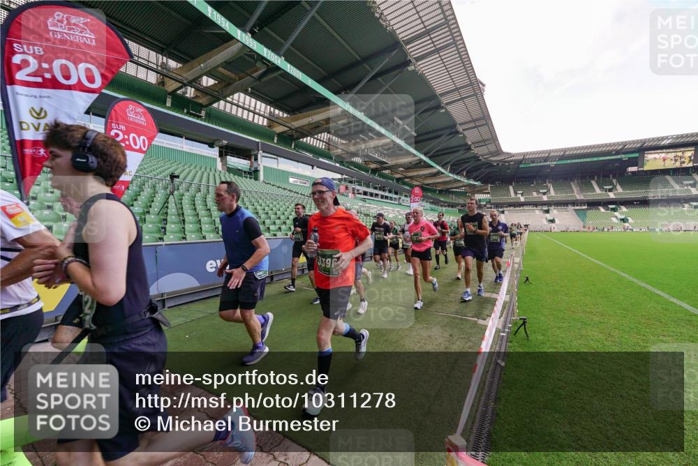 13.09.2026 - 21. swb-Marathon Bremen Michael Burmester http://msf.ph/oto/10311278 13.09.2026 13:09:16 Laufen im Stadion 164, 383, 391, 448, 532, 549, 551, 563, 625, 800, 808, 813, 869, 884, 898, 1025, 1072, 1124, 1150, 1180, 1285, 1289, 1395, 1398, 1559, 1688, 1831, 1880, 1899, 2041, 2208, 2215, 2229, 2232, 2243, 2366, 2380, 2413, 2429, 2441, 2467, 2471, 2525, 2573, 2594, 2611, 2635, 2692, 2714, 2717, 2727, 2782, 2785, 2823, 2841, 2866, 2897, 2920, 2930, 2931, 2941, 3032, 3063, 3086, 3291, 3316, 3327, 3333, 3398, 3437, 3707, 3769, 3857, 109 meine-sportfotos.de