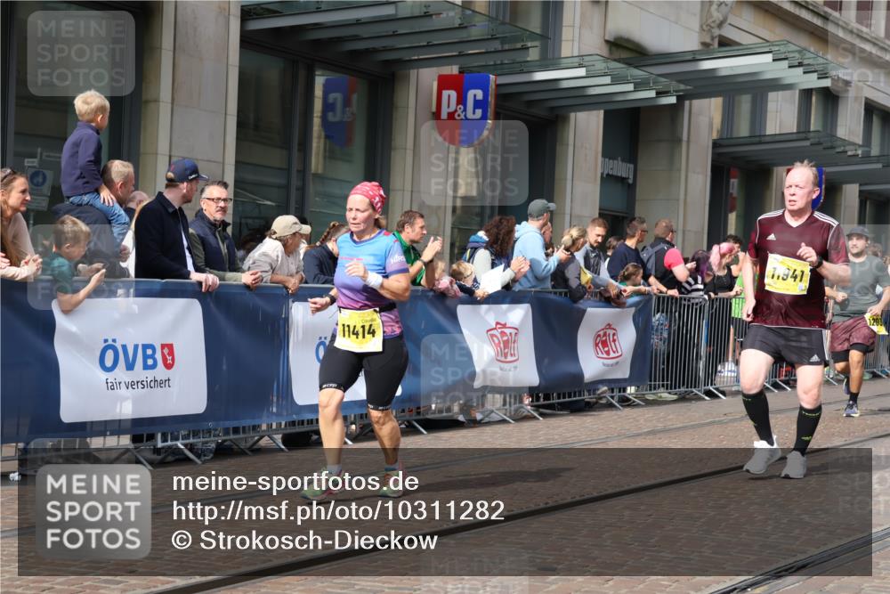 13.09.2026 - 21. swb-Marathon Bremen Strokosch-Dieckow http://msf.ph/oto/10311282 13.09.2026 10:55:22 Ziel 10203, 10243, 10256, 10297, 10374, 10379, 10423, 10529, 10550, 10788, 10809, 10881, 10952, 11377, 11414, 11510, 11557, 11748, 11862, 11941, 11975, 11977, 12030, 12108, 12125, 12143, 12150, 12188, 12348, 10555, 10725, 11001, 11014, 11466, 11631, 11908, 11910, 12201, 12218, 12258, 12549 meine-sportfotos.de