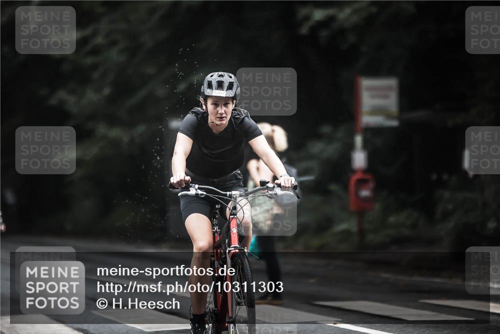 13.09.2026 - Stadtparktriathlon H.Heesch http://msf.ph/oto/10311303 13.09.2026 12:52:03 Radfahren 1079, 1119, 1188, 1252, 1287 meine-sportfotos.de