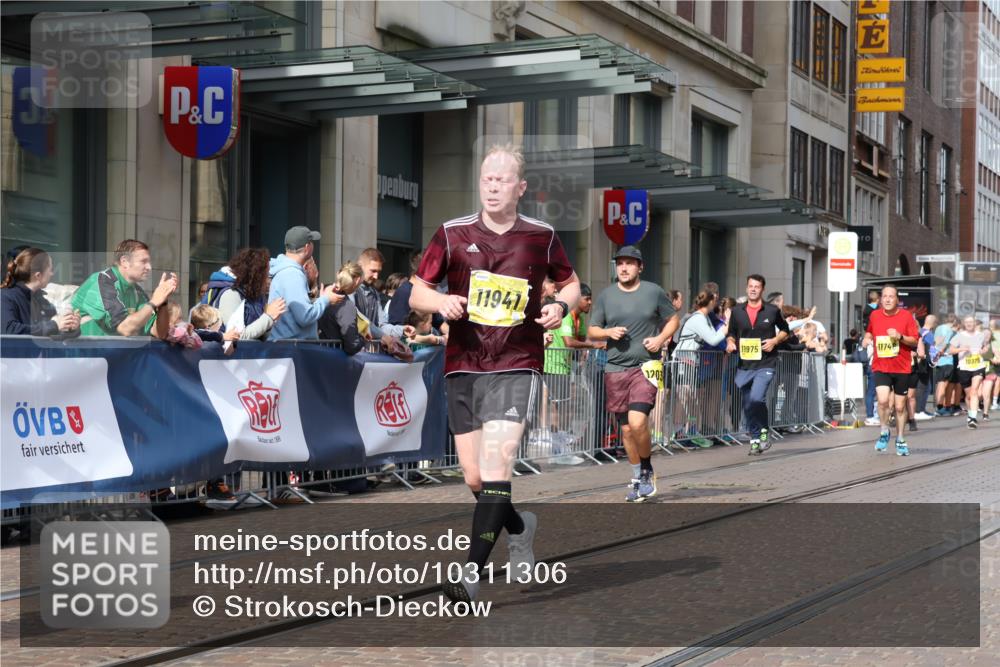 13.09.2026 - 21. swb-Marathon Bremen Strokosch-Dieckow http://msf.ph/oto/10311306 13.09.2026 10:55:23 Ziel 10203, 10243, 10256, 10297, 10374, 10379, 10423, 10529, 10550, 10788, 10809, 10881, 10952, 11377, 11414, 11510, 11557, 11748, 11862, 11941, 11975, 11977, 12030, 12108, 12125, 12143, 12150, 12188, 12348, 10555, 10725, 11001, 11014, 11466, 11631, 11908, 11910, 12201, 12218, 12258, 12549 meine-sportfotos.de
