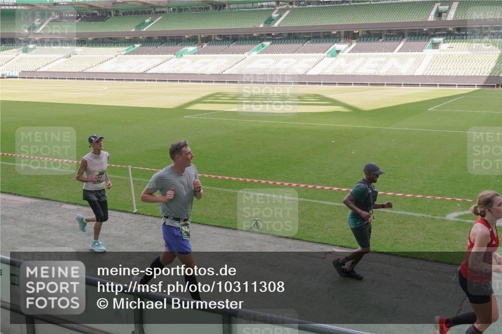 13.09.2026 - 21. swb-Marathon Bremen Michael Burmester http://msf.ph/oto/10311308 13.09.2026 12:46:33 Laufen im Stadion 195, 280, 474, 508, 538, 567, 604, 697, 788, 868, 1017, 1034, 1181, 1241, 1277, 1554, 1863, 2020, 2021, 2084, 2087, 2297, 2538, 2646, 2809, 2889, 3118, 3196, 3271, 3284, 3424, 3520, 4025, 4110, 4157, 4236, 4239, 4729, 4777, 4808, 5024, 5092, 5238, 5283, 5674, 5719, 5725, 5976, 6053, 6686, 6815, 6918, 7102, 7336, 7478, 7814, 7871, 8054, 8096, 8319, 8325, 8331, 8334, 8670, 8701, 8756, 8936, 8983, 9061, 9070, 9129, 9273, 9306, 9495, 9544, 9642, 9813, 9918, 9934, 439 meine-sportfotos.de
