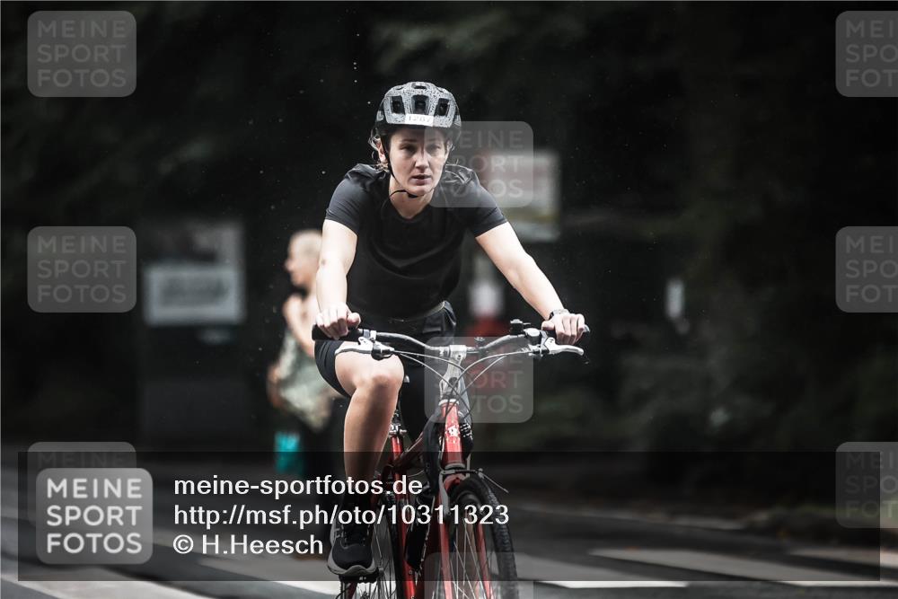 13.09.2026 - Stadtparktriathlon H.Heesch http://msf.ph/oto/10311323 13.09.2026 12:52:03 Radfahren 1079, 1119, 1188, 1252, 1287 meine-sportfotos.de