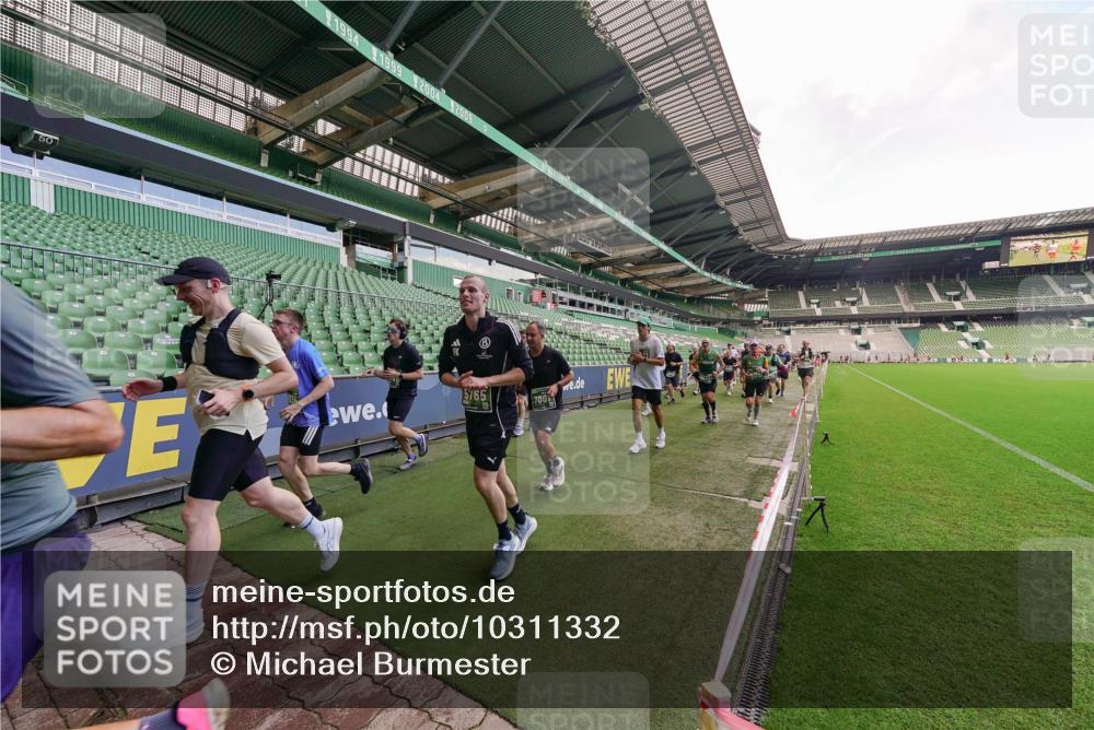 13.09.2026 - 21. swb-Marathon Bremen Michael Burmester http://msf.ph/oto/10311332 13.09.2026 13:09:20 Laufen im Stadion 164, 383, 391, 448, 532, 549, 551, 563, 625, 813, 869, 884, 898, 1025, 1072, 1124, 1150, 1180, 1285, 1289, 1398, 1559, 1688, 1880, 1899, 2041, 2208, 2215, 2229, 2232, 2243, 2366, 2380, 2413, 2429, 2441, 2467, 2471, 2525, 2530, 2573, 2594, 2611, 2635, 2692, 2714, 2717, 2727, 2782, 2785, 2823, 2841, 2866, 2897, 2920, 2930, 2931, 2941, 3032, 3063, 3086, 3291, 3316, 3327, 3333, 3398, 3437, 3707, 3769, 3857, 109 meine-sportfotos.de