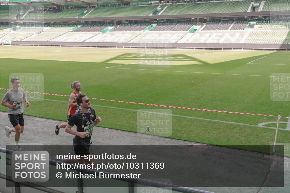 13.09.2026 - 21. swb-Marathon Bremen Michael Burmester http://msf.ph/oto/10311369 13.09.2026 12:46:37 Laufen im Stadion 195, 474, 508, 538, 567, 604, 621, 697, 788, 868, 1017, 1034, 1181, 1241, 1277, 1554, 1863, 2020, 2021, 2084, 2087, 2297, 2538, 2646, 2809, 2889, 3118, 3196, 3271, 3284, 3297, 3424, 3520, 4025, 4110, 4157, 4236, 4239, 4729, 4777, 4808, 5024, 5092, 5238, 5283, 5674, 5719, 5725, 5976, 6053, 6686, 6815, 6918, 7102, 7336, 7478, 7814, 7871, 8054, 8060, 8096, 8319, 8325, 8331, 8334, 8670, 8701, 8756, 8936, 8983, 9061, 9070, 9129, 9273, 9306, 9495, 9544, 9642, 9813, 9918, 9934, 439 meine-sportfotos.de