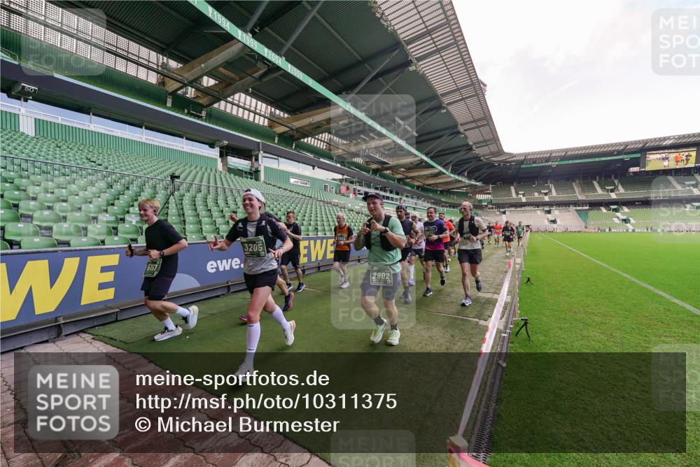 13.09.2026 - 21. swb-Marathon Bremen Michael Burmester http://msf.ph/oto/10311375 13.09.2026 13:09:24 Laufen im Stadion 164, 383, 391, 448, 532, 549, 551, 563, 625, 813, 869, 884, 898, 1025, 1072, 1124, 1150, 1180, 1285, 1289, 1398, 1559, 1688, 1867, 1880, 1899, 2041, 2208, 2215, 2229, 2232, 2243, 2366, 2380, 2413, 2429, 2441, 2467, 2471, 2525, 2530, 2553, 2573, 2594, 2611, 2635, 2692, 2714, 2717, 2727, 2782, 2785, 2823, 2841, 2897, 2920, 2930, 2931, 2941, 3032, 3063, 3086, 3291, 3316, 3327, 3333, 3398, 3437, 3707, 3769, 3857, 109 meine-sportfotos.de