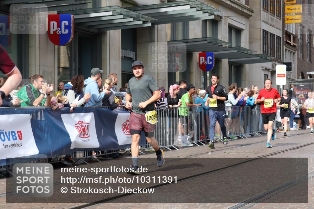 13.09.2026 - 21. swb-Marathon Bremen Strokosch-Dieckow http://msf.ph/oto/10311391 13.09.2026 10:55:24 Ziel 10203, 10243, 10256, 10297, 10374, 10379, 10423, 10529, 10550, 10703, 10788, 10809, 10881, 10952, 11377, 11414, 11510, 11557, 11748, 11862, 11941, 11975, 11977, 12030, 12108, 12125, 12143, 12150, 12188, 12348, 10256, 10555, 10725, 11001, 11014, 11466, 11631, 11908, 11910, 11977, 12201, 12218, 12258, 12549 meine-sportfotos.de