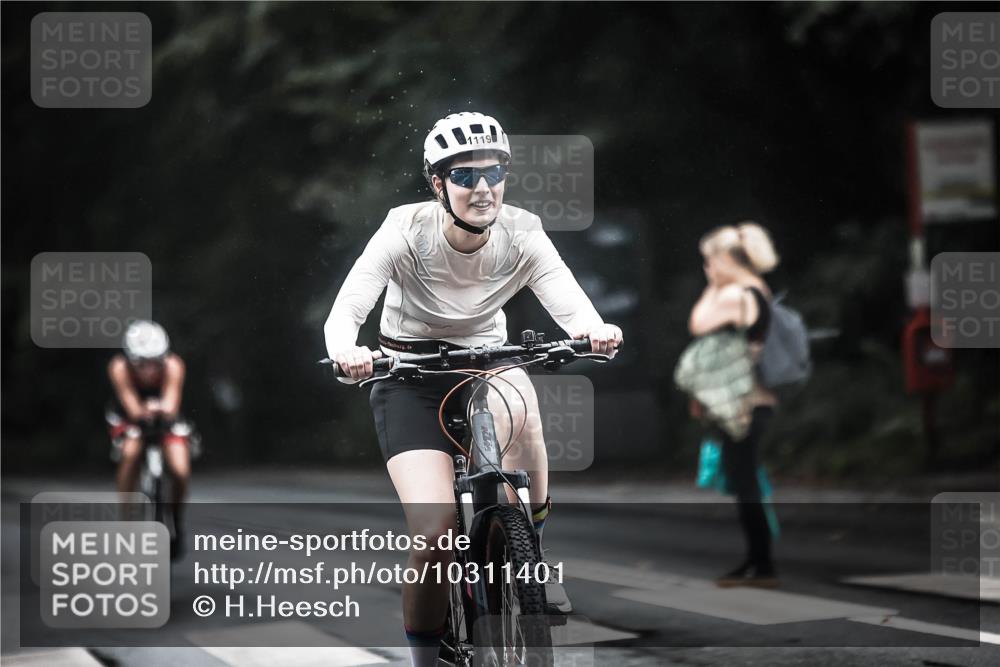 13.09.2026 - Stadtparktriathlon H.Heesch http://msf.ph/oto/10311401 13.09.2026 12:52:07 Radfahren 1079, 1112, 1119, 1252, 1287 meine-sportfotos.de