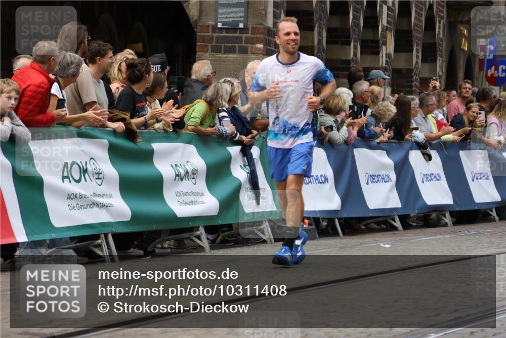 13.09.2026 - 21. swb-Marathon Bremen Strokosch-Dieckow http://msf.ph/oto/10311408 13.09.2026 13:04:06 Ziel 1090, 1587, 2889, 3500, 5024, 5143, 5719, 6973, 8096, 9642, 650, 3284, 3424, 4110, 4239, 6815, 9813 meine-sportfotos.de