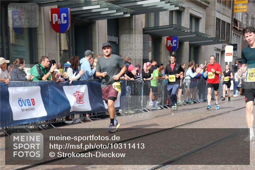 13.09.2026 - 21. swb-Marathon Bremen Strokosch-Dieckow http://msf.ph/oto/10311413 13.09.2026 10:55:24 Ziel 10203, 10243, 10256, 10297, 10374, 10379, 10423, 10529, 10550, 10703, 10788, 10809, 10881, 10952, 11377, 11414, 11510, 11557, 11748, 11862, 11941, 11975, 11977, 12030, 12108, 12125, 12143, 12150, 12188, 12348, 10256, 10555, 10725, 11001, 11014, 11466, 11631, 11908, 11910, 11977, 12201, 12218, 12258, 12549 meine-sportfotos.de