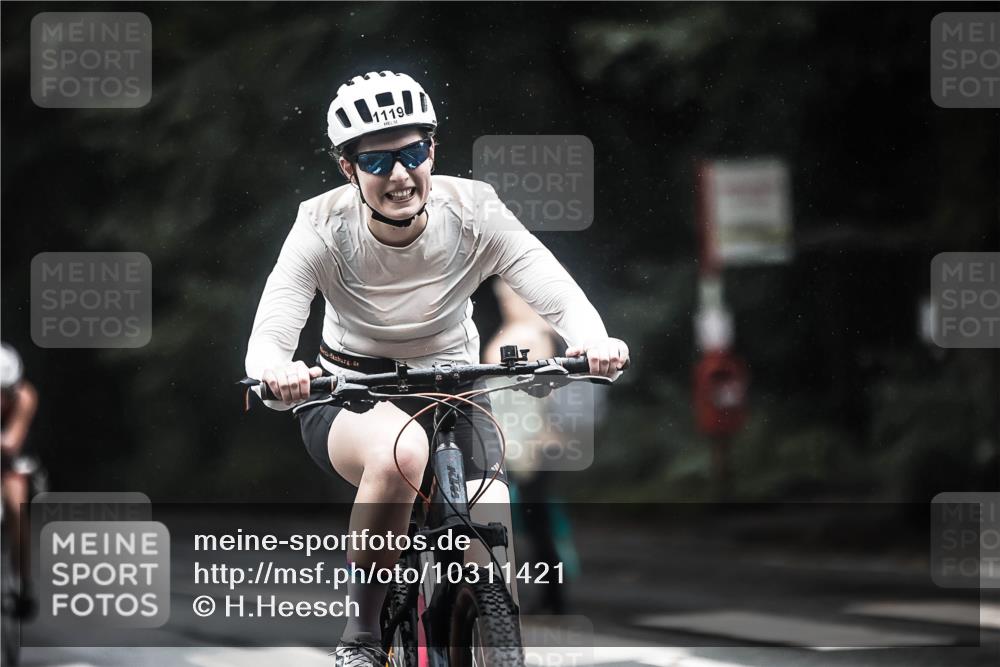 13.09.2026 - Stadtparktriathlon H.Heesch http://msf.ph/oto/10311421 13.09.2026 12:52:08 Radfahren 1079, 1112, 1119, 1252, 1287 meine-sportfotos.de
