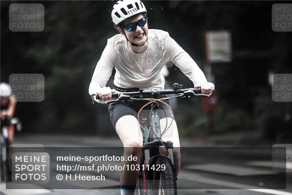 13.09.2026 - Stadtparktriathlon H.Heesch http://msf.ph/oto/10311429 13.09.2026 12:52:08 Radfahren 1079, 1112, 1119, 1252, 1287 meine-sportfotos.de