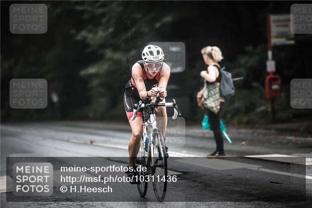 13.09.2026 - Stadtparktriathlon H.Heesch http://msf.ph/oto/10311436 13.09.2026 12:52:09 Radfahren 1079, 1112, 1119, 1252, 1287 meine-sportfotos.de