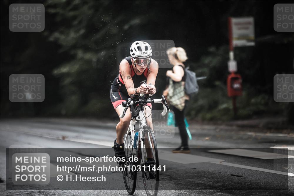 13.09.2026 - Stadtparktriathlon H.Heesch http://msf.ph/oto/10311441 13.09.2026 12:52:09 Radfahren 1079, 1112, 1119, 1252, 1287 meine-sportfotos.de
