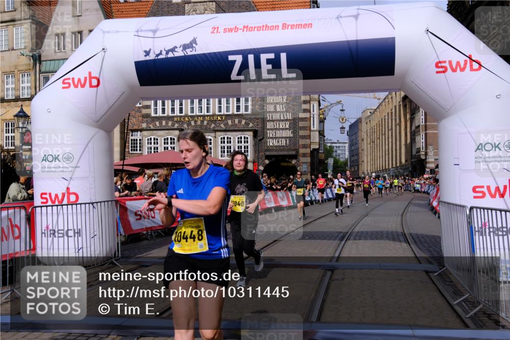 13.09.2026 - 21. swb-Marathon Bremen Tim E. http://msf.ph/oto/10311445 13.09.2026 10:53:34 Ziel 10284, 10448, 10585, 10757, 10780, 10821, 11012, 11168, 11379, 12040, 12170, 12275, 12398, 12461 meine-sportfotos.de