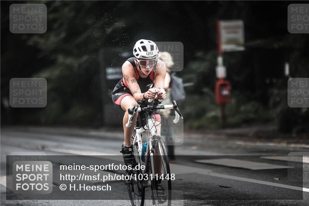 13.09.2026 - Stadtparktriathlon H.Heesch http://msf.ph/oto/10311448 13.09.2026 12:52:09 Radfahren 1079, 1112, 1119, 1252, 1287 meine-sportfotos.de