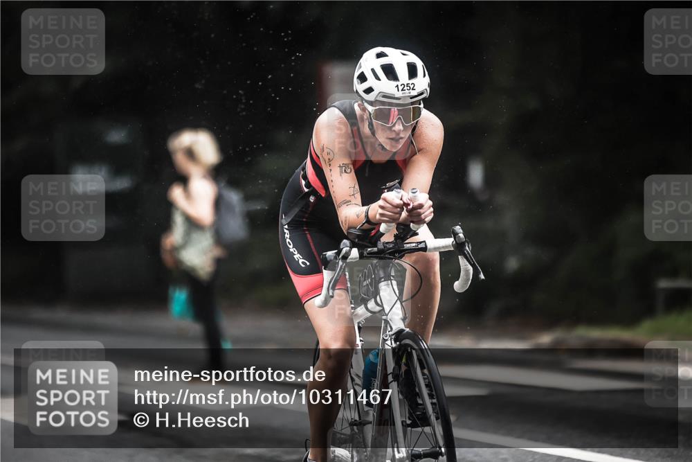13.09.2026 - Stadtparktriathlon H.Heesch http://msf.ph/oto/10311467 13.09.2026 12:52:09 Radfahren 1079, 1112, 1119, 1252, 1287 meine-sportfotos.de