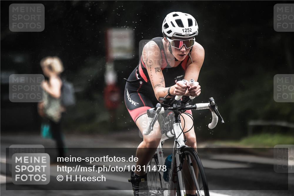 13.09.2026 - Stadtparktriathlon H.Heesch http://msf.ph/oto/10311478 13.09.2026 12:52:09 Radfahren 1079, 1112, 1119, 1252, 1287 meine-sportfotos.de