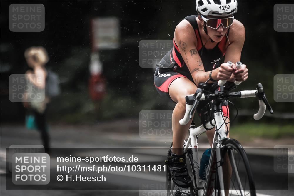 13.09.2026 - Stadtparktriathlon H.Heesch http://msf.ph/oto/10311481 13.09.2026 12:52:10 Radfahren 1079, 1112, 1119, 1252 meine-sportfotos.de