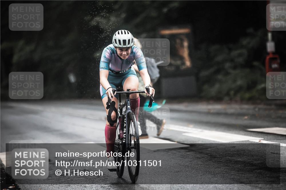 13.09.2026 - Stadtparktriathlon H.Heesch http://msf.ph/oto/10311501 13.09.2026 12:52:12 Radfahren 1112, 1119, 1252 meine-sportfotos.de