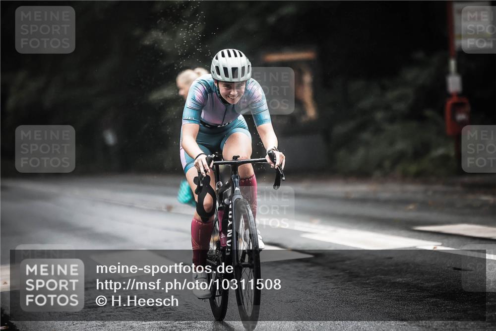 13.09.2026 - Stadtparktriathlon H.Heesch http://msf.ph/oto/10311508 13.09.2026 12:52:12 Radfahren 1112, 1119, 1252 meine-sportfotos.de