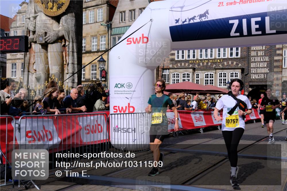 13.09.2026 - 21. swb-Marathon Bremen Tim E. http://msf.ph/oto/10311509 13.09.2026 10:53:38 Ziel 10448, 10585, 10757, 10780, 10821, 10886, 11012, 11168, 11379, 11590, 12040, 12056, 12170, 12275, 12308, 12461 meine-sportfotos.de