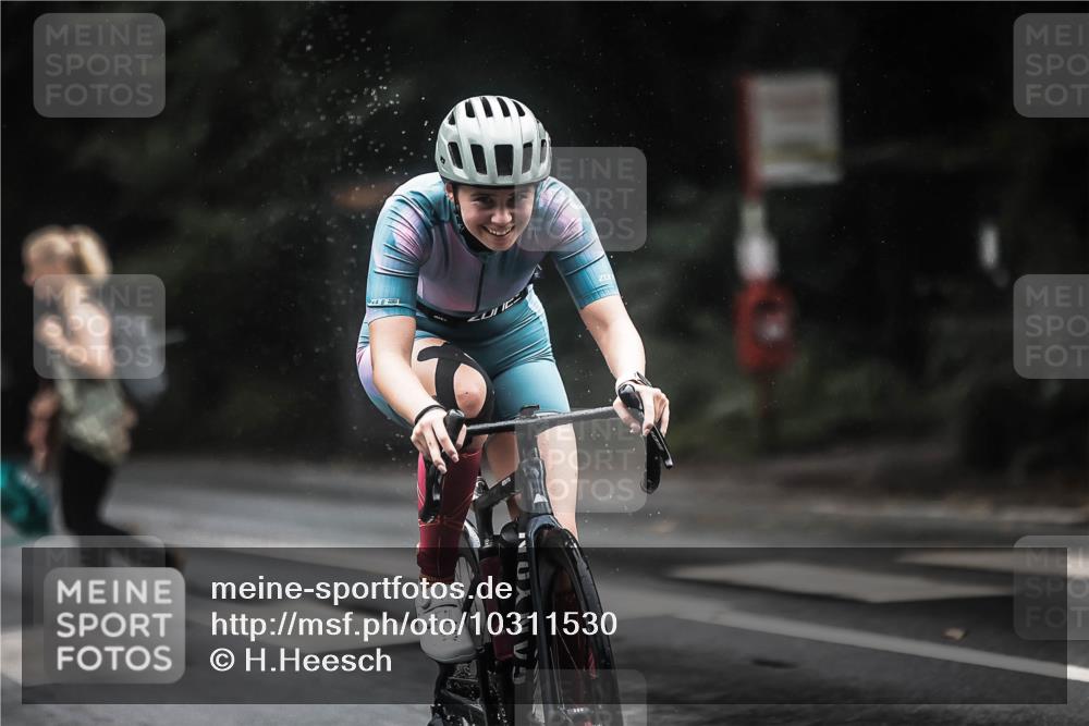 13.09.2026 - Stadtparktriathlon H.Heesch http://msf.ph/oto/10311530 13.09.2026 12:52:12 Radfahren 1112, 1119, 1252 meine-sportfotos.de