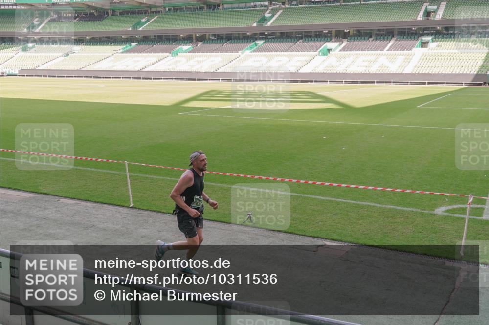 13.09.2026 - 21. swb-Marathon Bremen Michael Burmester http://msf.ph/oto/10311536 13.09.2026 12:46:50 Laufen im Stadion 195, 474, 538, 567, 604, 621, 697, 788, 868, 1017, 1034, 1181, 1241, 1277, 1554, 1863, 2021, 2084, 2087, 2266, 2297, 2538, 2646, 2809, 2889, 3118, 3196, 3284, 3297, 3424, 3520, 4025, 4110, 4157, 4236, 4239, 4614, 4729, 4777, 4808, 4992, 5024, 5238, 5283, 5674, 5719, 5725, 5976, 6053, 6686, 6708, 6784, 6815, 6918, 7102, 7336, 7814, 7871, 8060, 8319, 8325, 8331, 8334, 8621, 8670, 8701, 8756, 8936, 8983, 9061, 9273, 9495, 9544, 9689, 9813, 9918, 9934, 439 meine-sportfotos.de