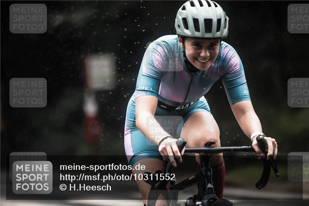 13.09.2026 - Stadtparktriathlon H.Heesch http://msf.ph/oto/10311552 13.09.2026 12:52:13 Radfahren 1112, 1119, 1252, 1270 meine-sportfotos.de