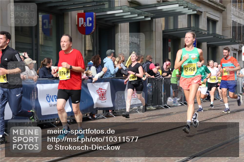 13.09.2026 - 21. swb-Marathon Bremen Strokosch-Dieckow http://msf.ph/oto/10311577 13.09.2026 10:55:28 Ziel 10203, 10243, 10297, 10374, 10379, 10423, 10529, 10550, 10690, 10703, 10788, 10809, 10881, 10952, 11377, 11510, 11557, 11748, 11862, 11972, 11975, 12030, 12108, 12125, 12143, 12150, 12188, 12484, 10203, 10256, 10725, 11014, 11414, 11466, 11631, 11748, 11910, 11941, 11977, 12030, 12201, 12218, 12258, 12348, 12549 meine-sportfotos.de
